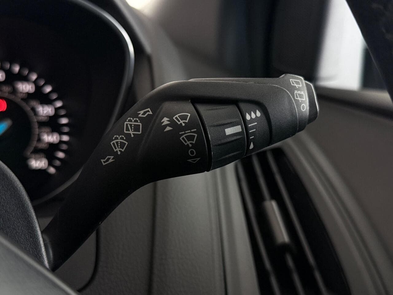 Ford Focus thumbnail Misc Controls