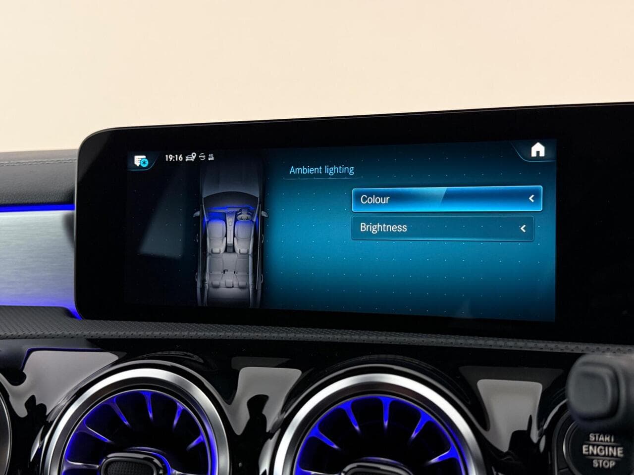 Mercedes-Benz CLA thumbnail Infotainment System