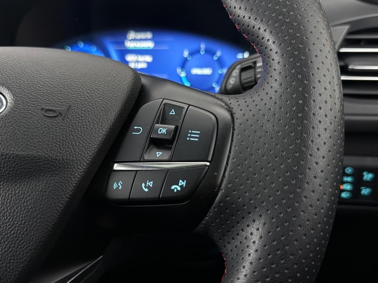 Ford Kuga thumbnail Misc Controls
