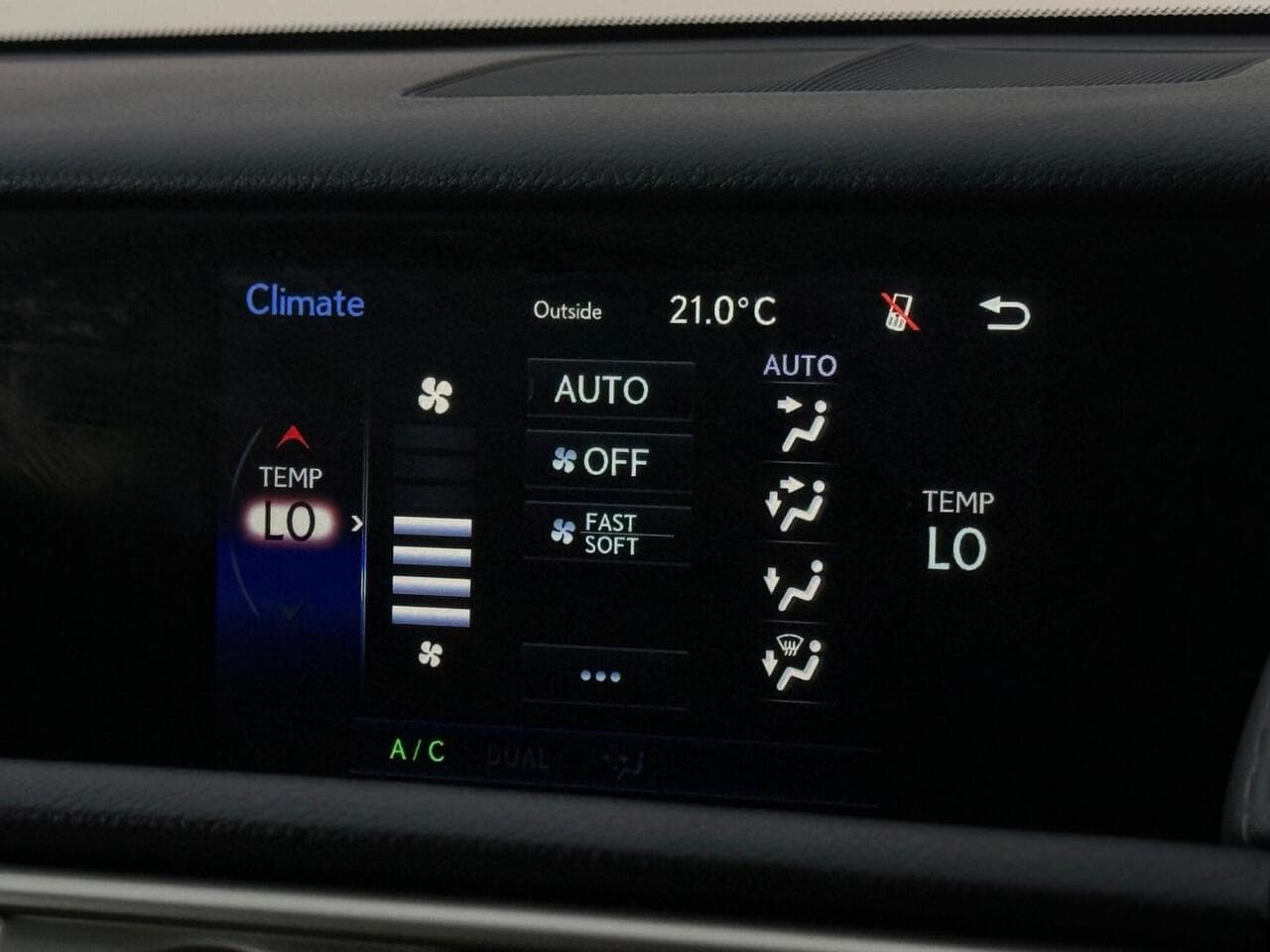 Lexus IS thumbnail Infotainment System