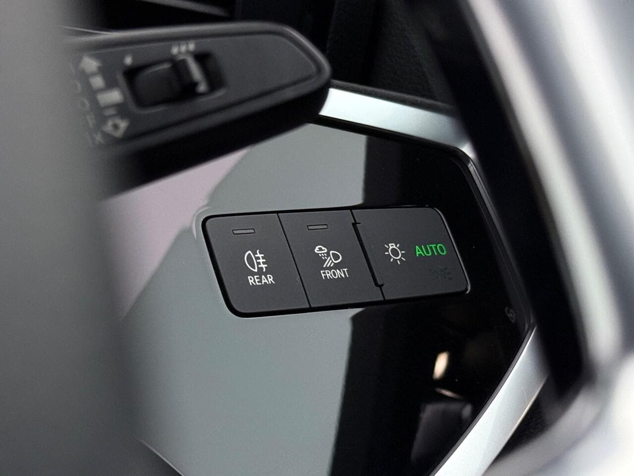 Audi RS Q3 thumbnail Misc Controls