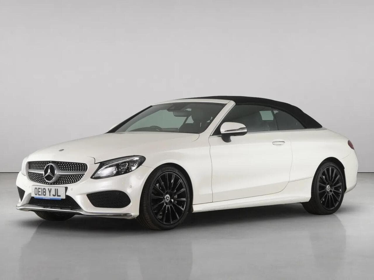 Mercedes-Benz C Class thumbnail Front Left