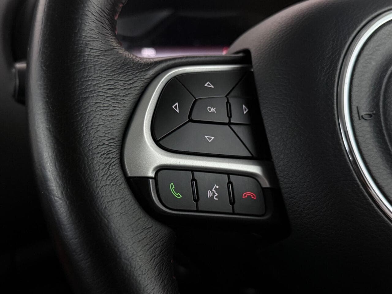 Jeep Renegade thumbnail Misc Controls
