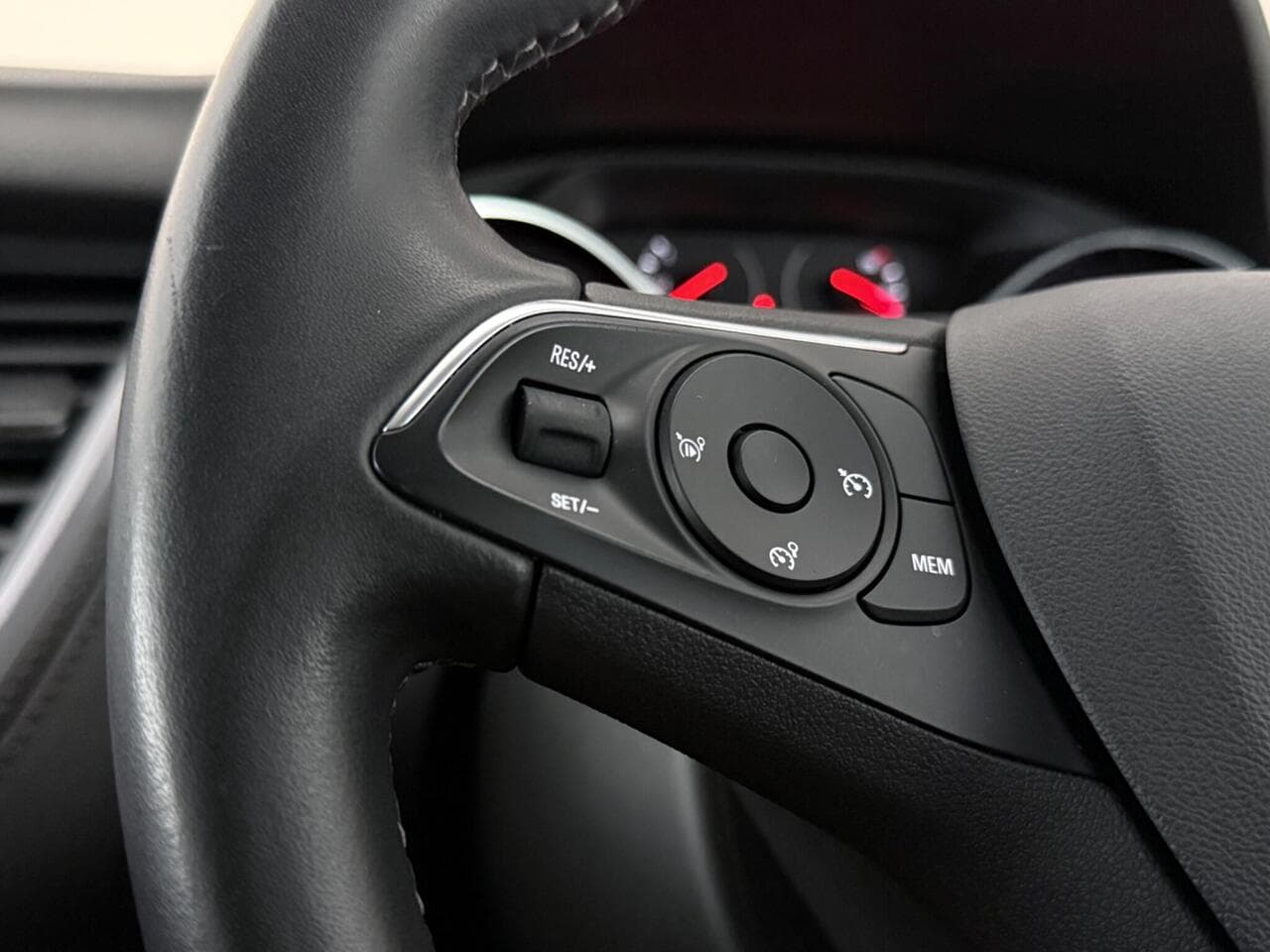 Vauxhall Grandland X thumbnail Misc Controls