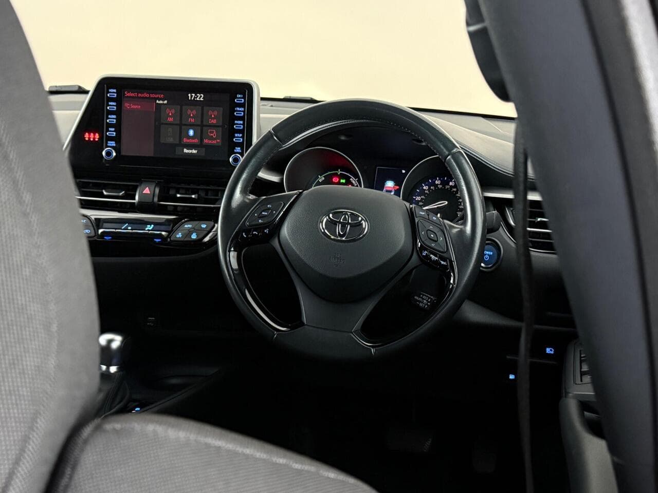 Toyota C-HR thumbnail Steering Wheel