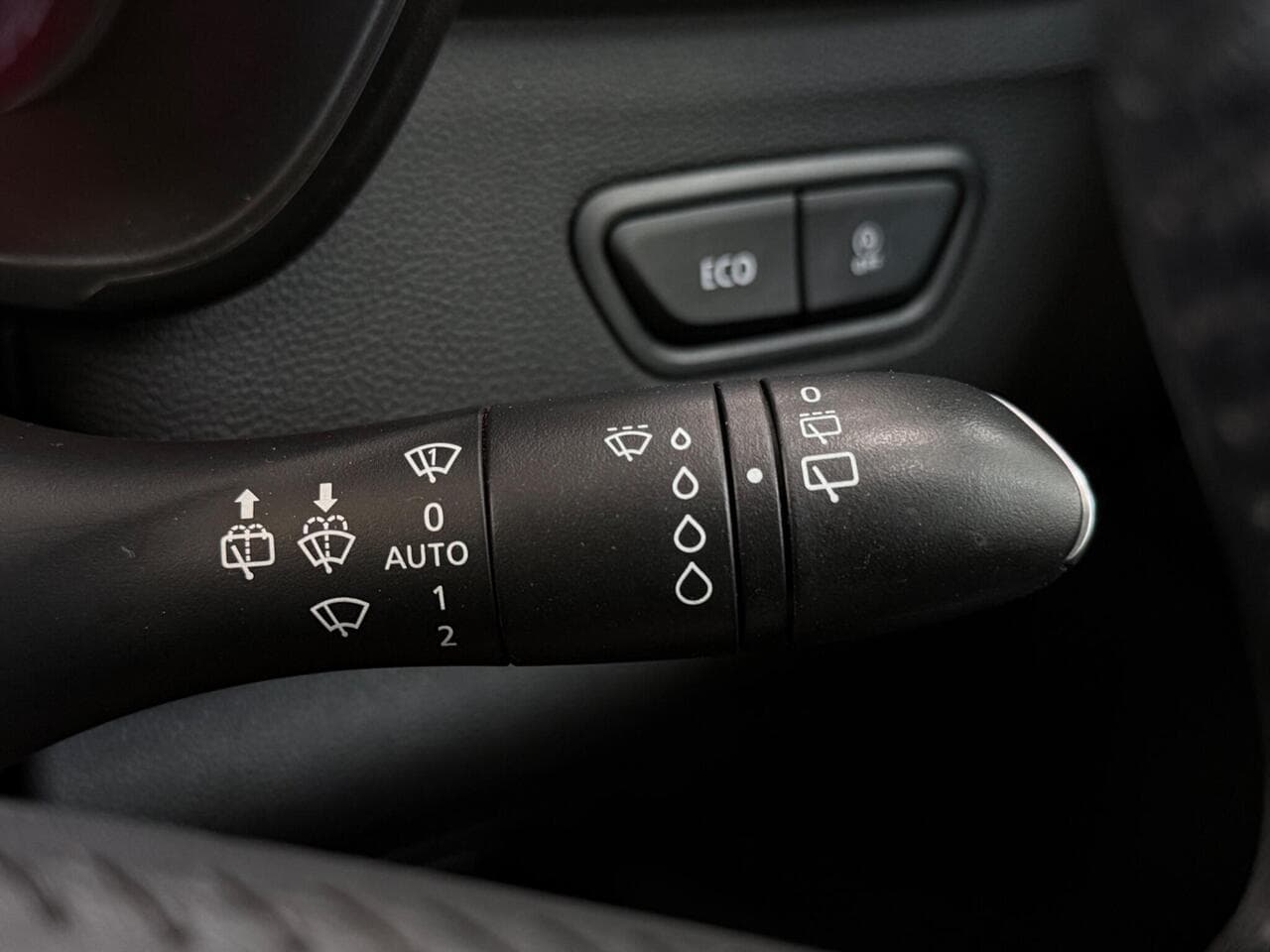 Renault Kadjar thumbnail Misc Controls