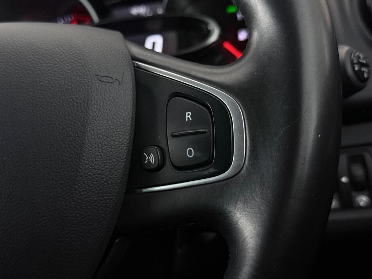 Renault Clio thumbnail Misc Controls