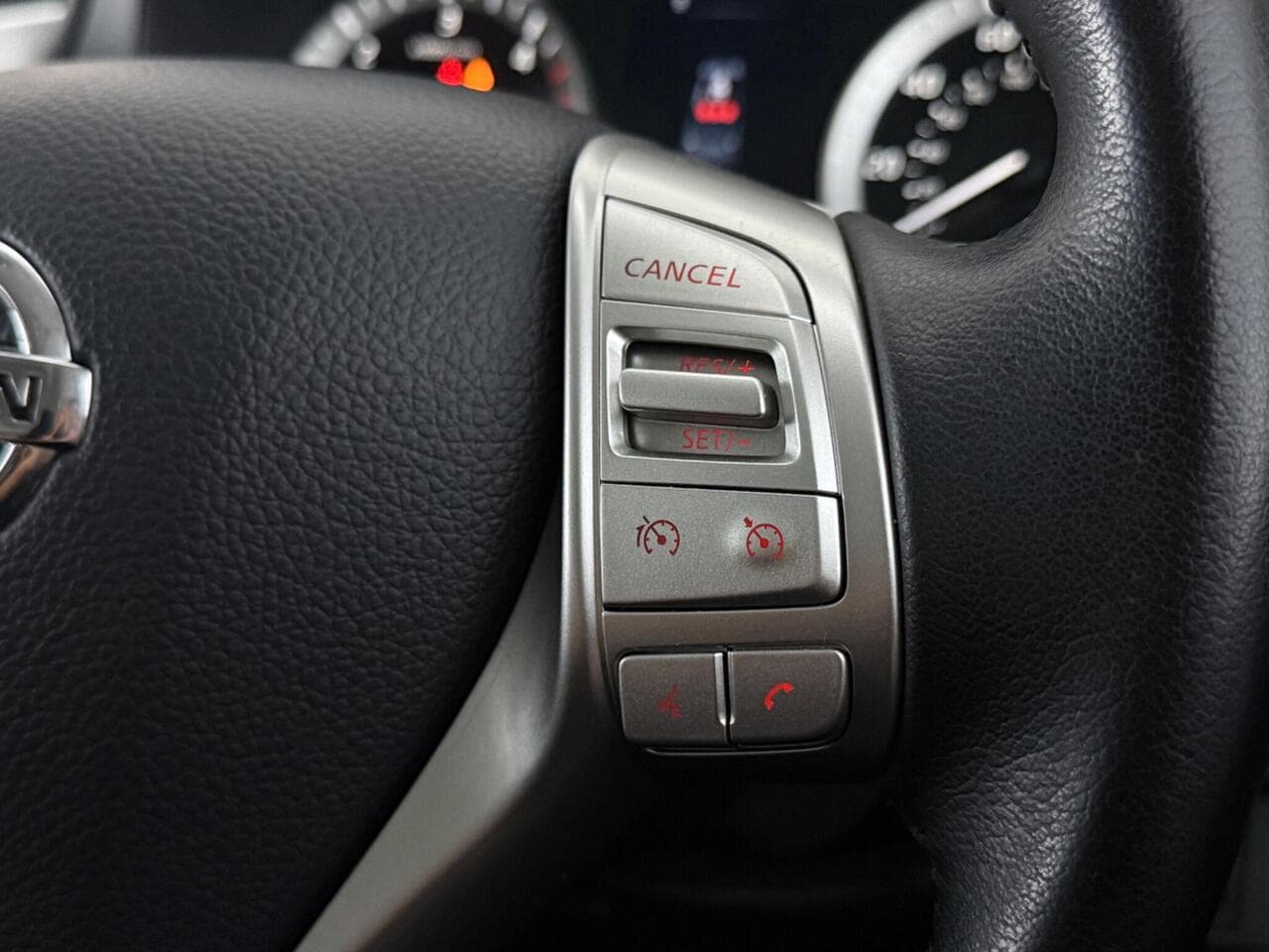 Nissan Navara thumbnail Misc Controls
