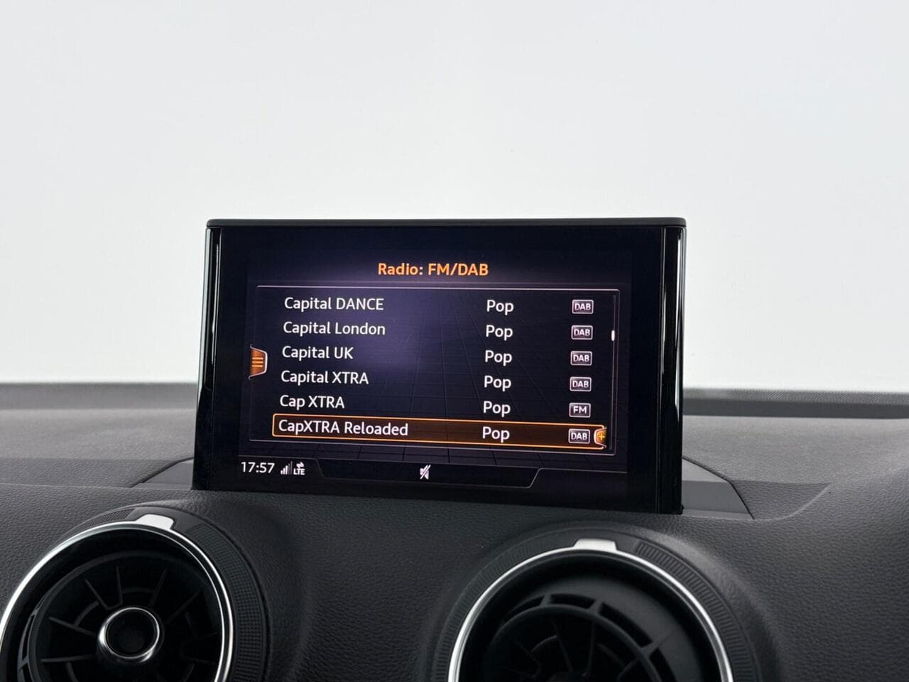 Audi Q2 thumbnail Infotainment System