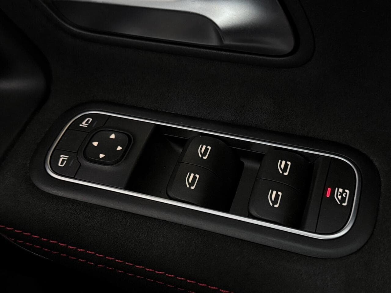 Mercedes-Benz A Class thumbnail Misc Controls