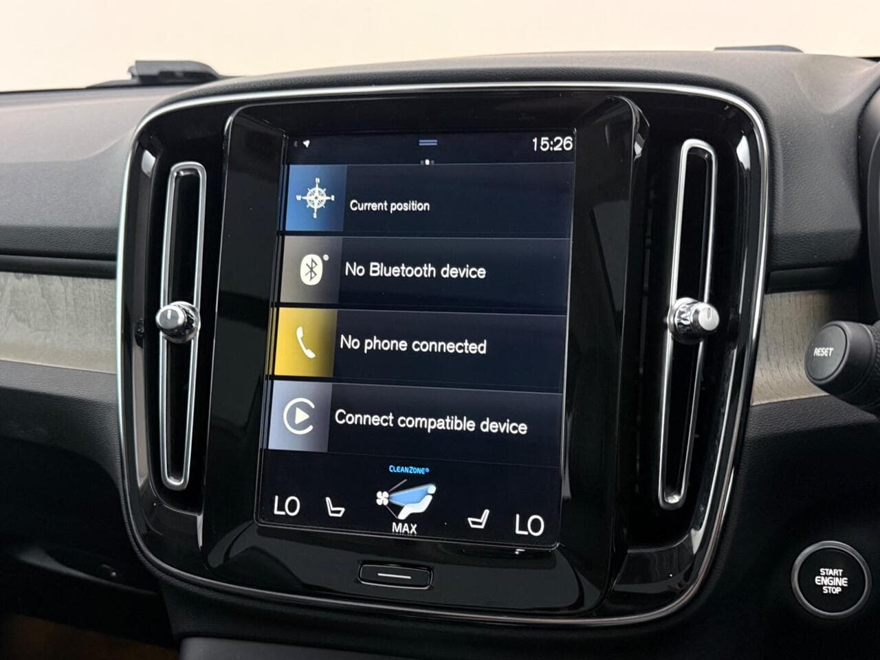 Volvo XC40 thumbnail Infotainment System