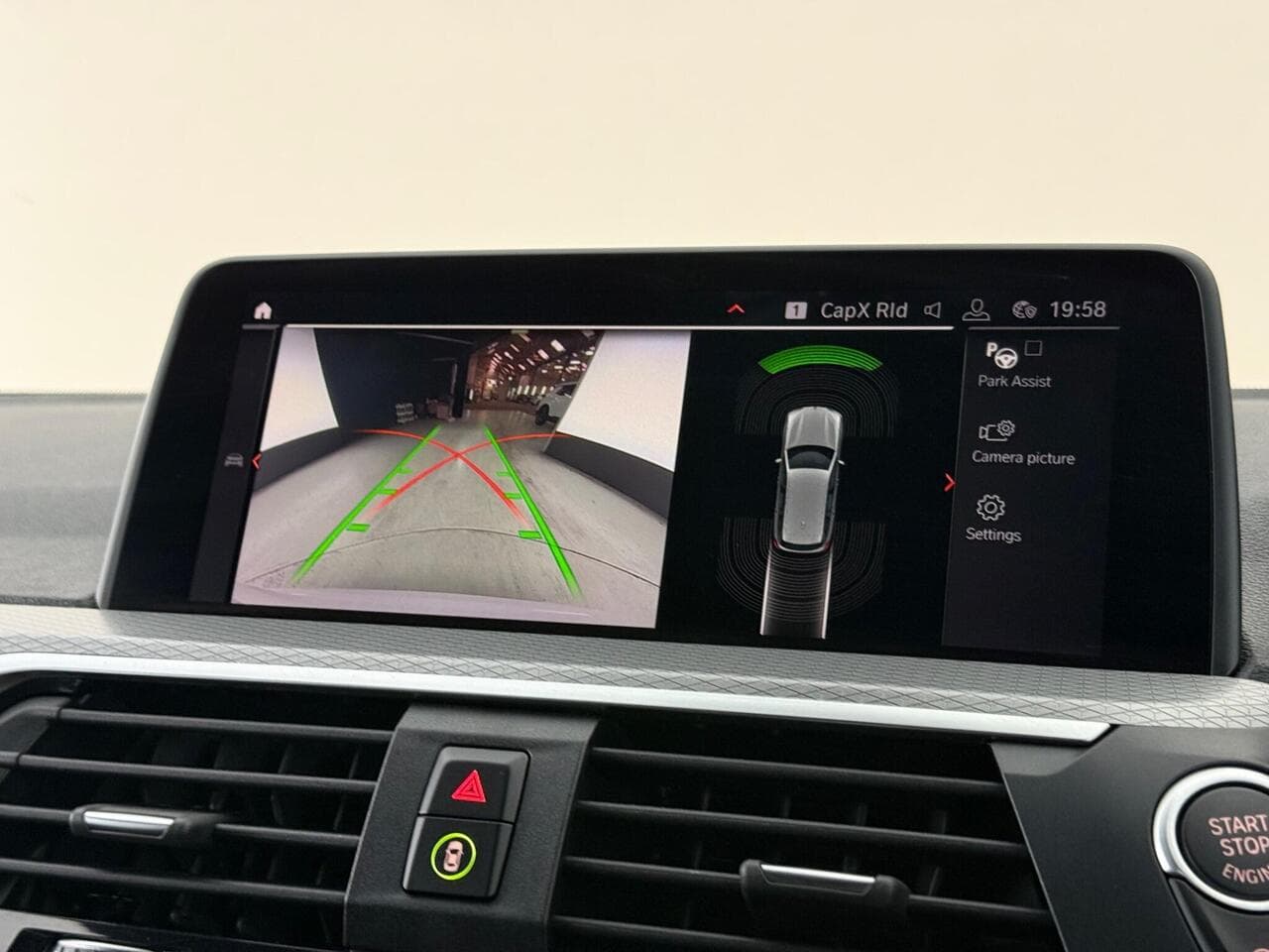 BMW X3 thumbnail Infotainment System