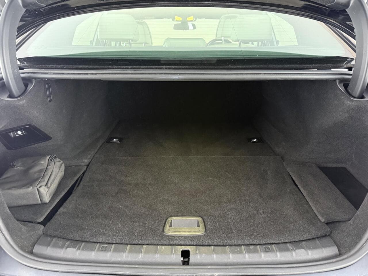 BMW 5 Series thumbnail Boot