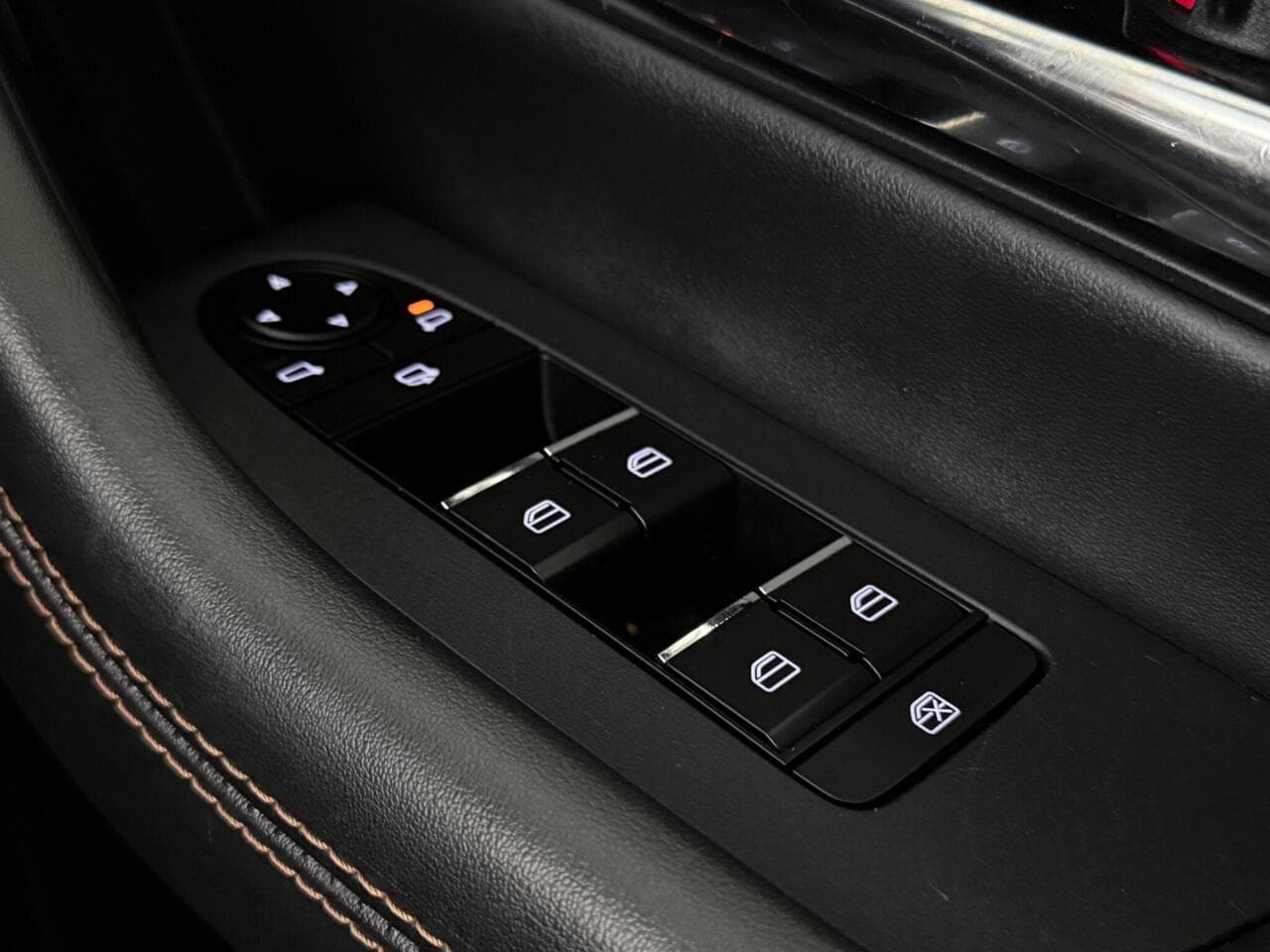 Mazda CX-60 thumbnail Misc Controls