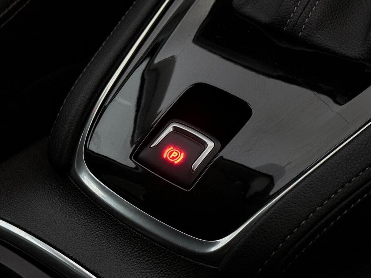 Vauxhall Grandland X thumbnail Misc Controls