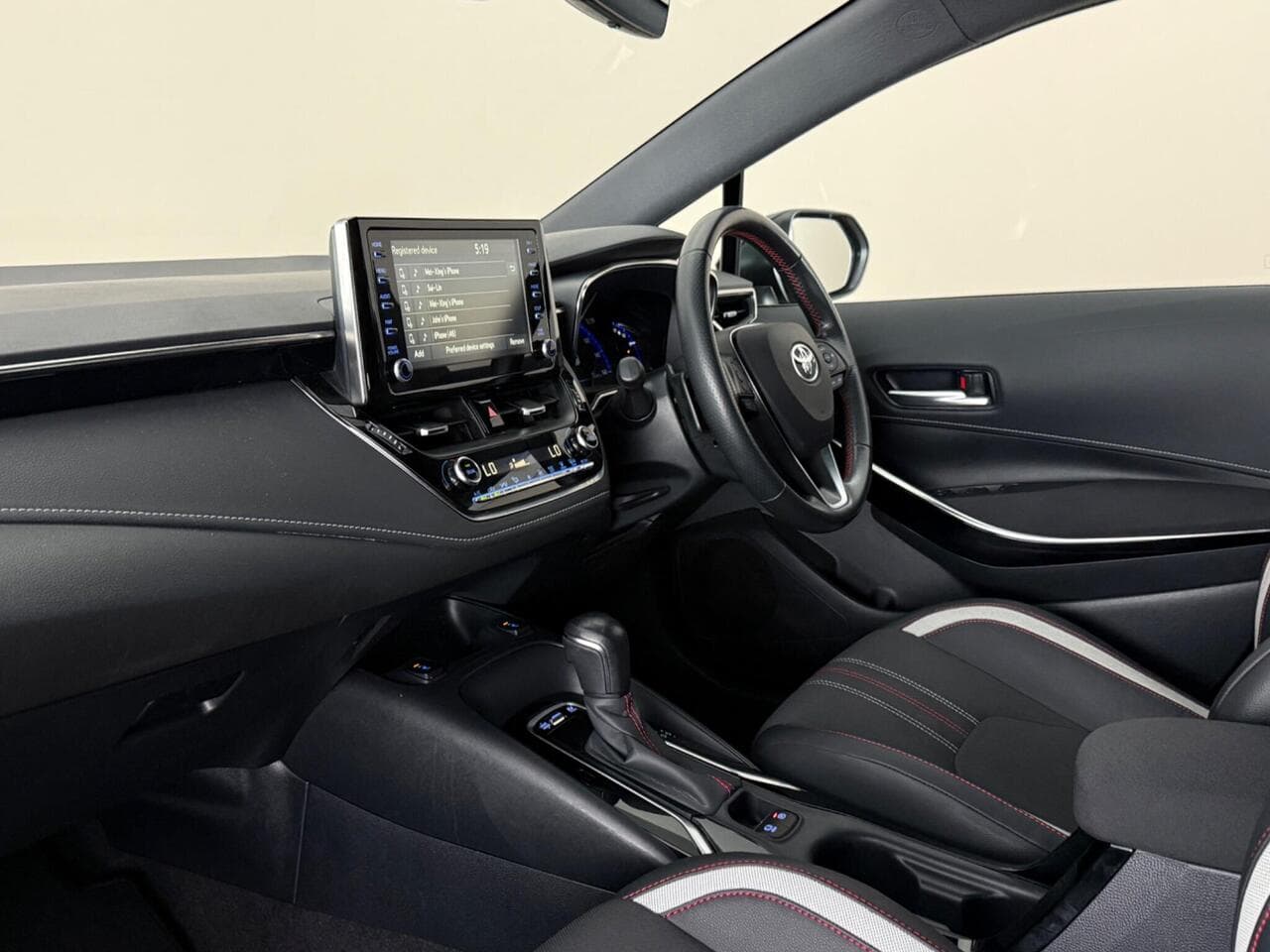 Toyota Corolla thumbnail Interior Front