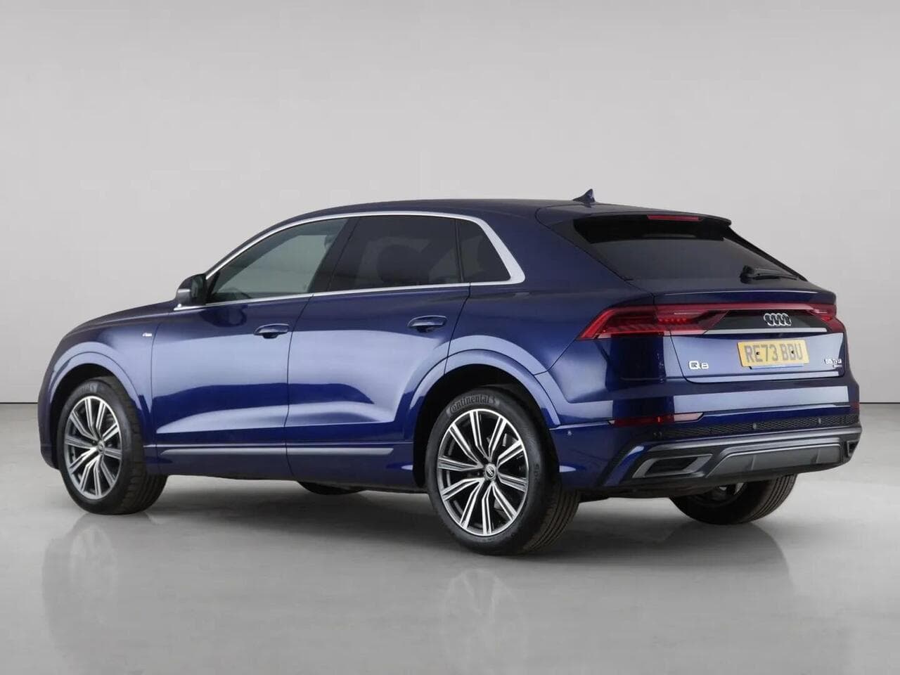Audi Q8 thumbnail Rear Left