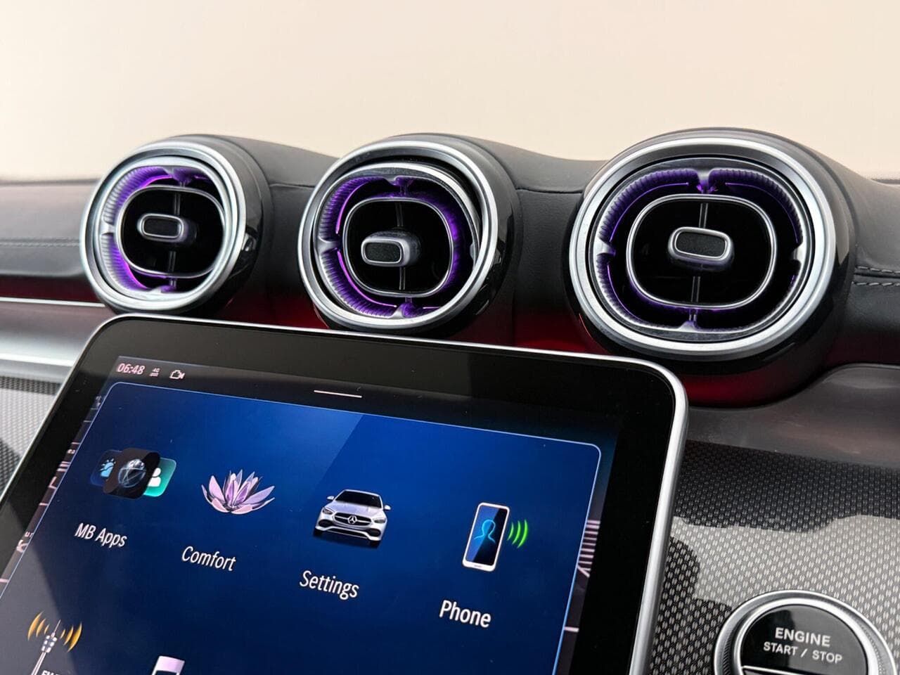Mercedes-Benz C Class thumbnail Infotainment System