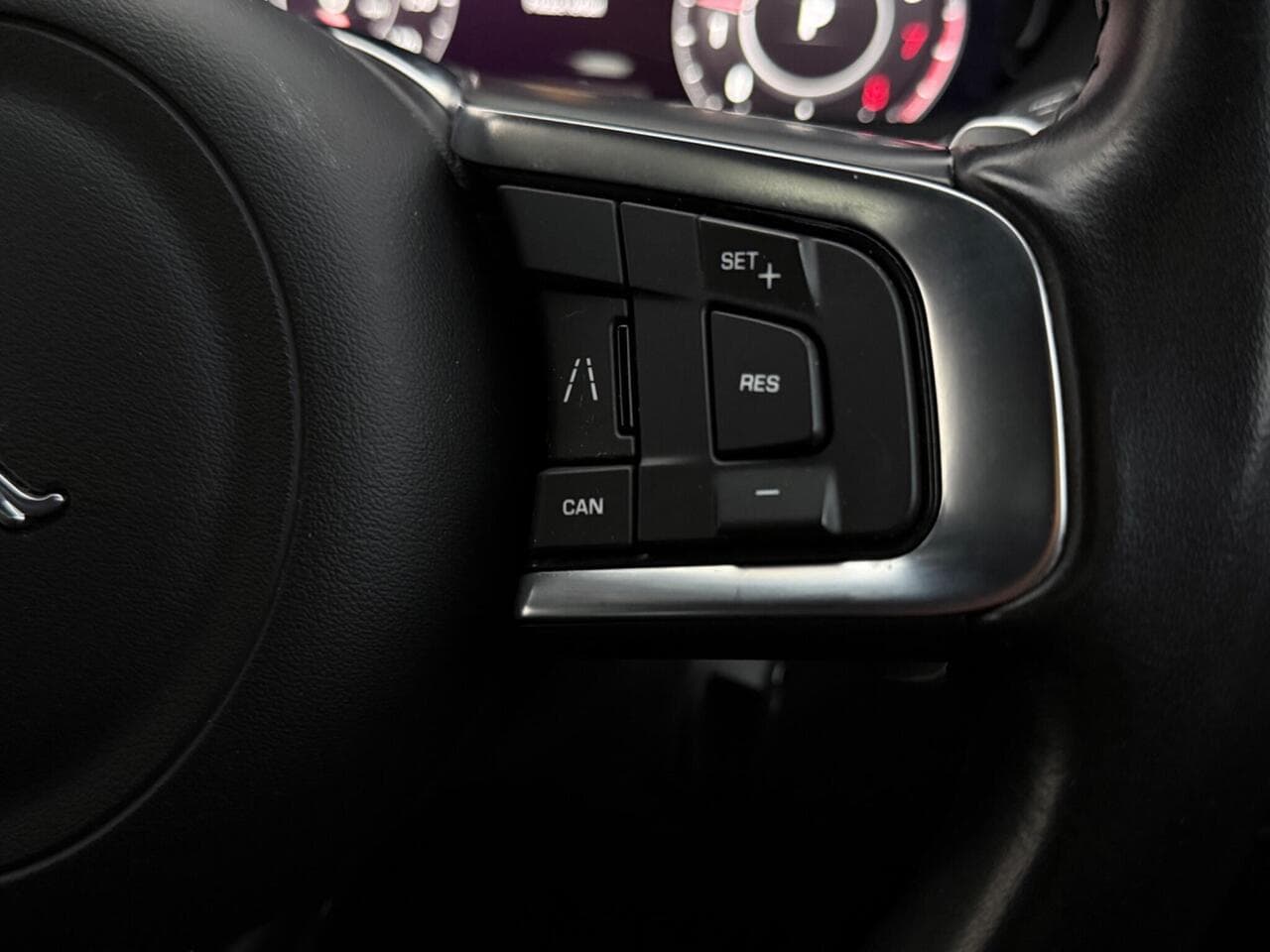 Jaguar F-PACE thumbnail Misc Controls