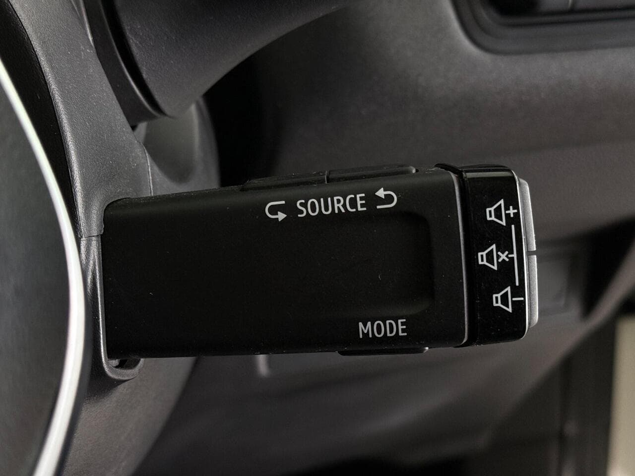 Renault Captur thumbnail Misc Controls