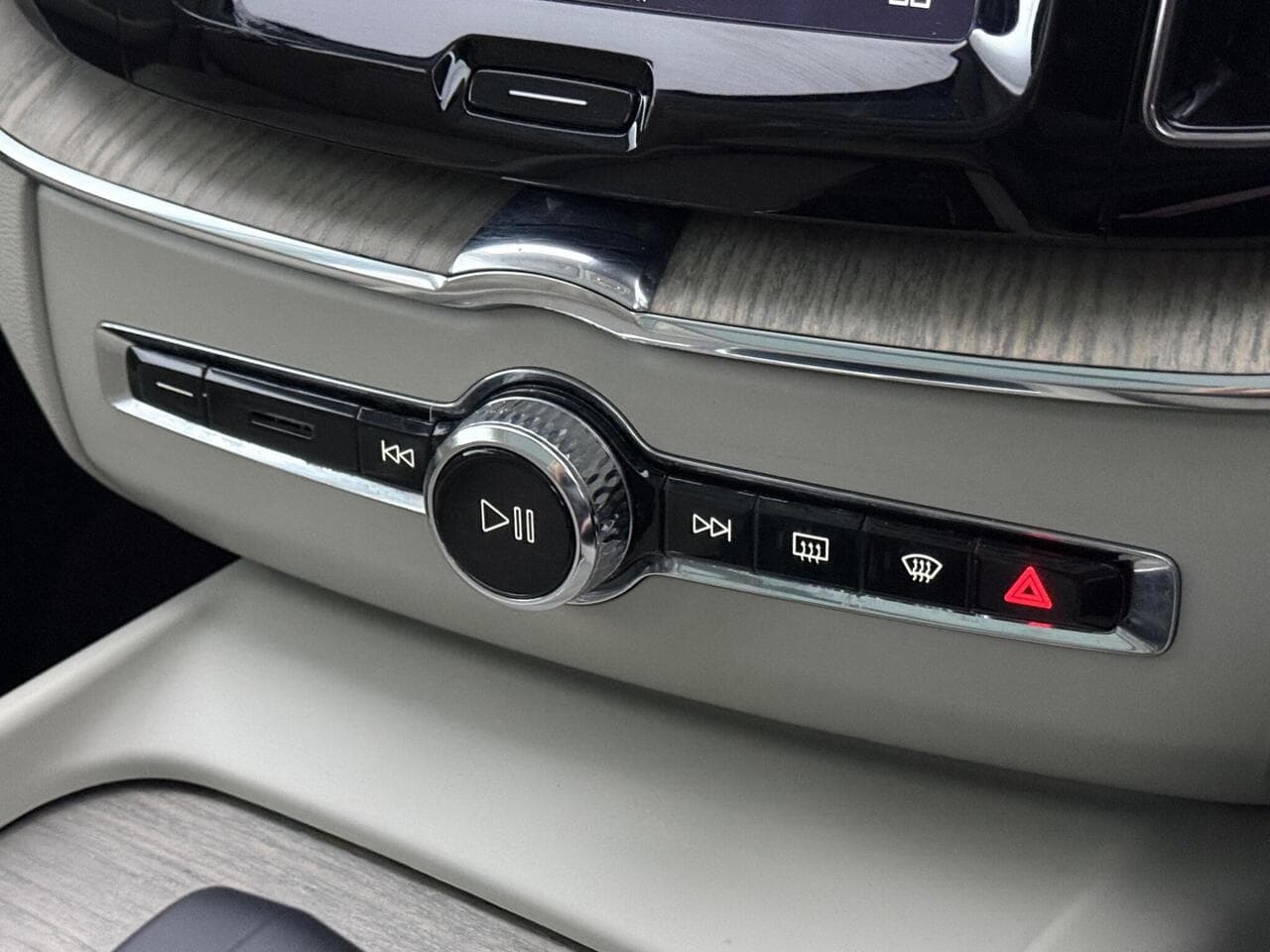 Volvo XC60 thumbnail Misc Controls