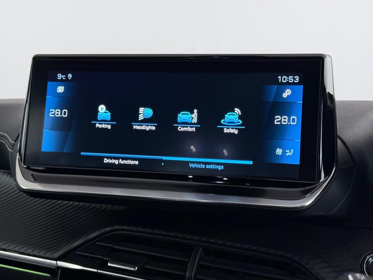 Peugeot 208 thumbnail Infotainment System