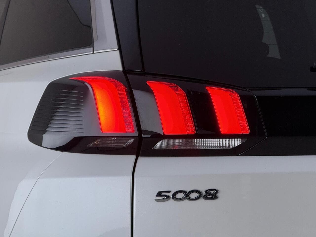 Peugeot 5008 thumbnail Lights Rear