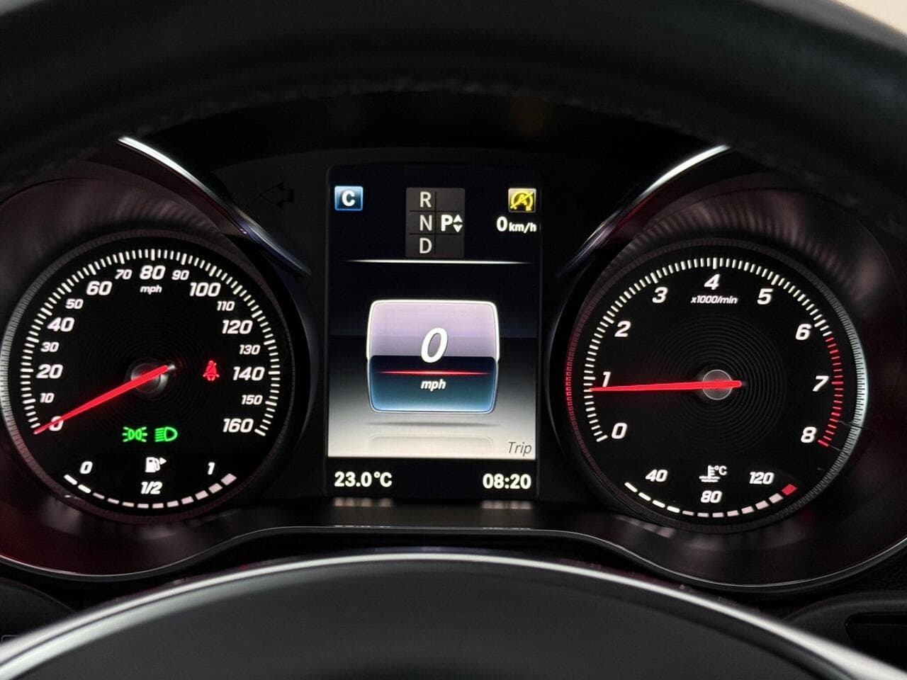 Mercedes-Benz C Class thumbnail Driver Instruments