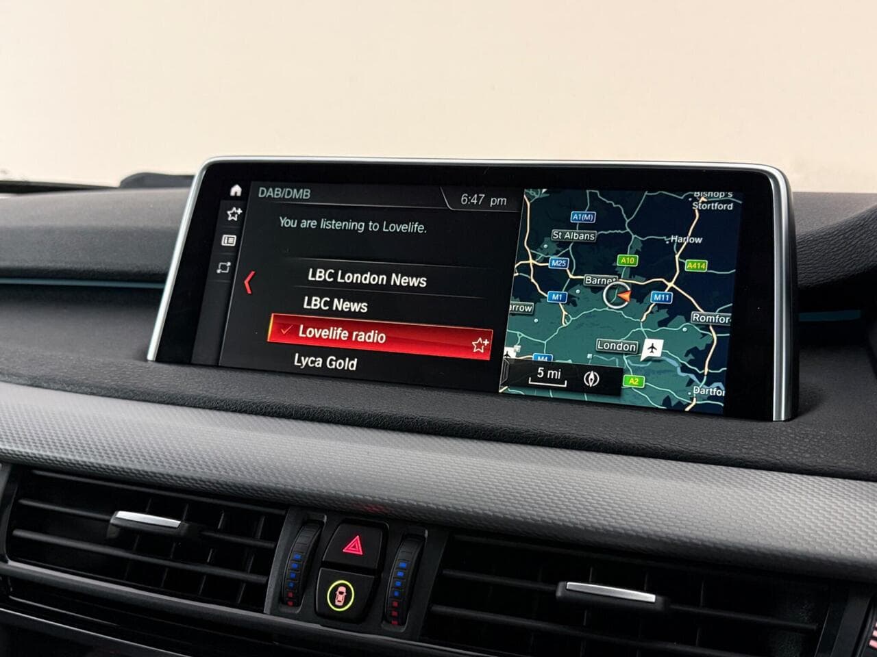 BMW X5 thumbnail Infotainment System