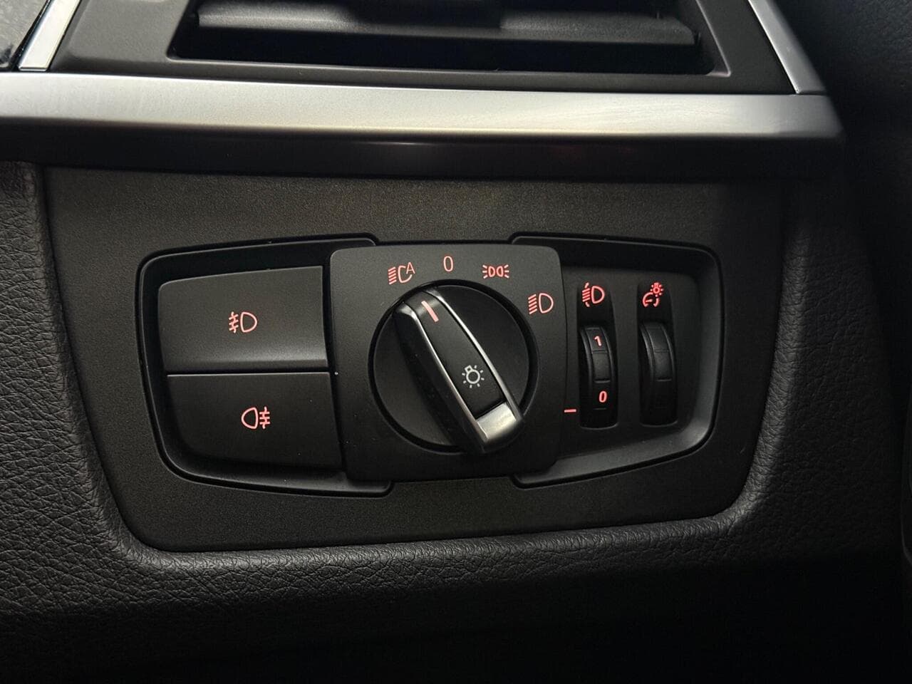 BMW 3 Series thumbnail Misc Controls