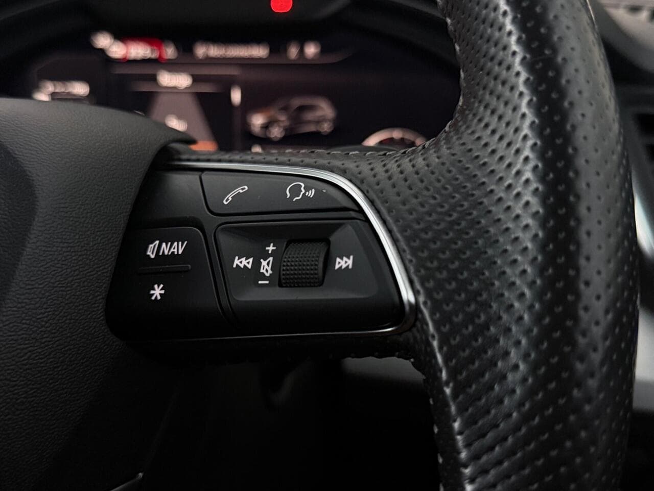 Audi Q5 thumbnail Misc Controls