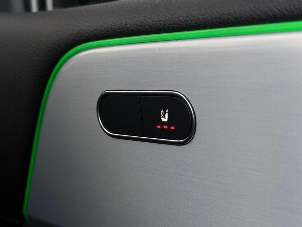 Mercedes-Benz B Class thumbnail Misc Controls