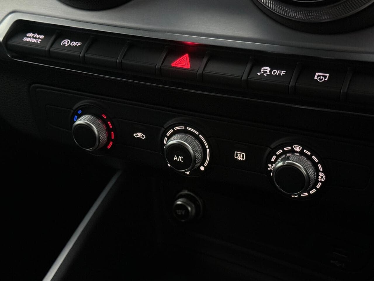 Audi Q2 thumbnail Misc Controls