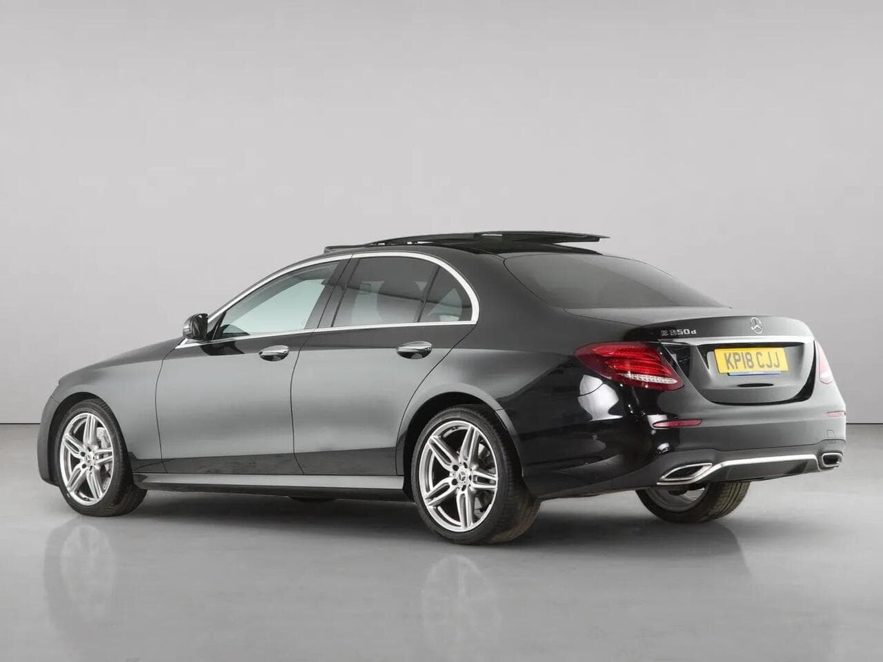 Mercedes-Benz E Class thumbnail Rear Left