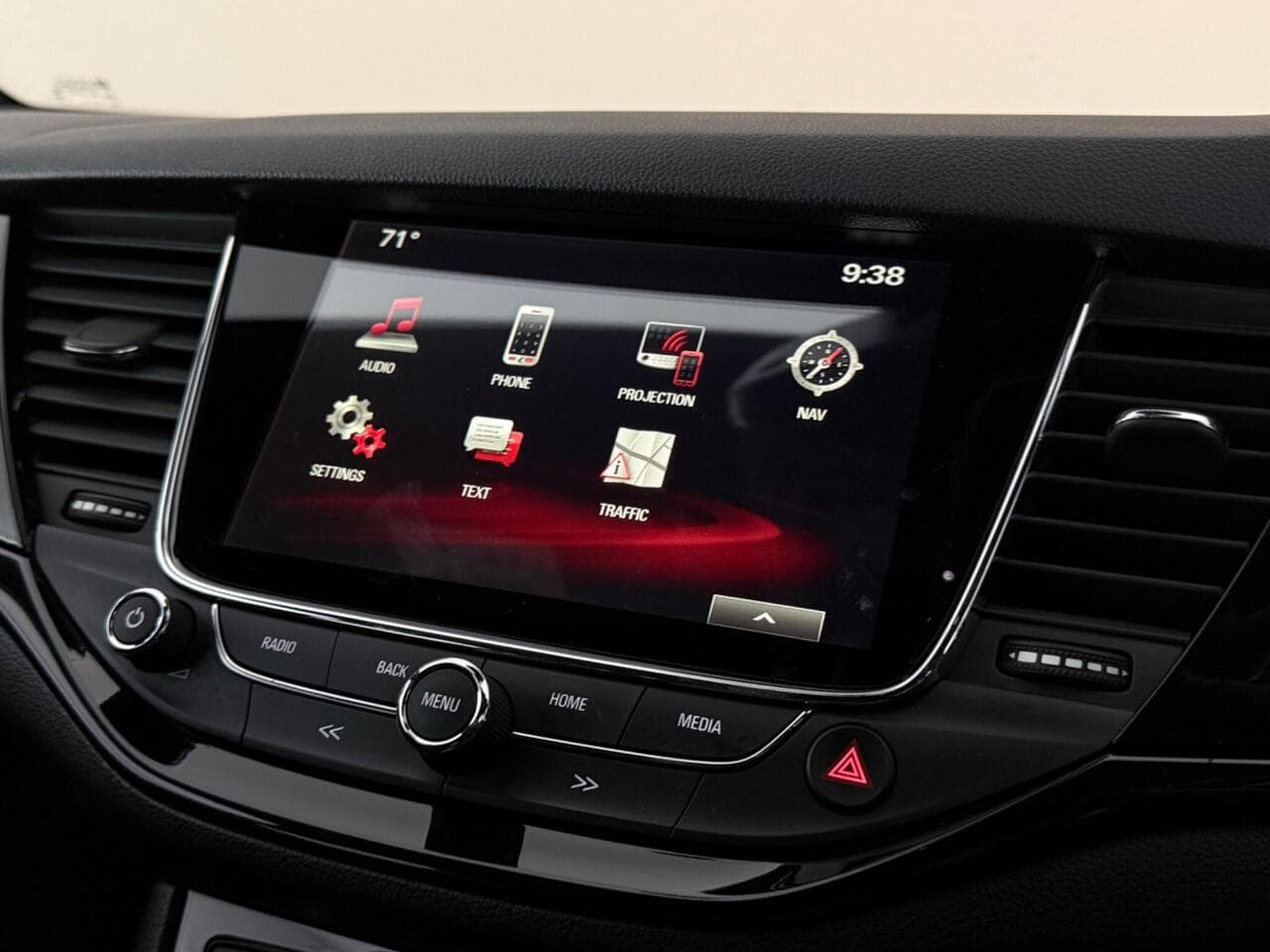 Vauxhall Astra thumbnail Infotainment System