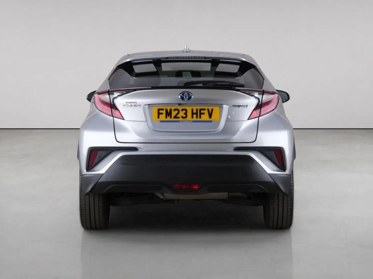 Toyota C-HR thumbnail Rear