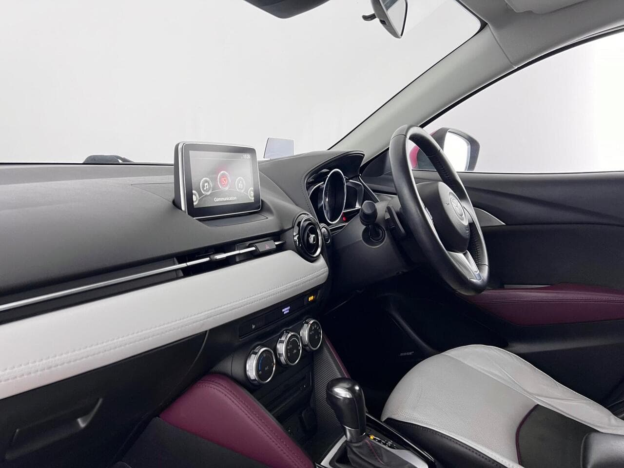 Mazda CX-3 thumbnail Interior Front