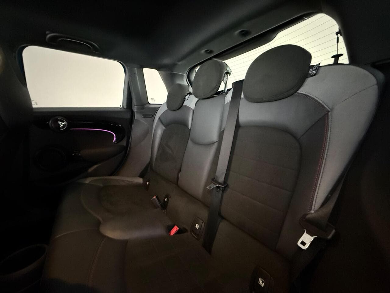 MINI Hatch thumbnail Seats Rear