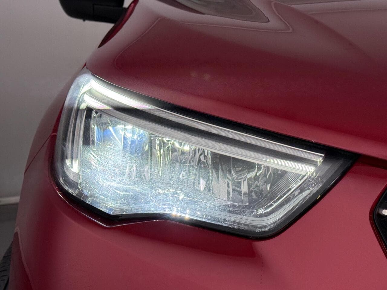 Vauxhall Grandland X thumbnail Lights Front
