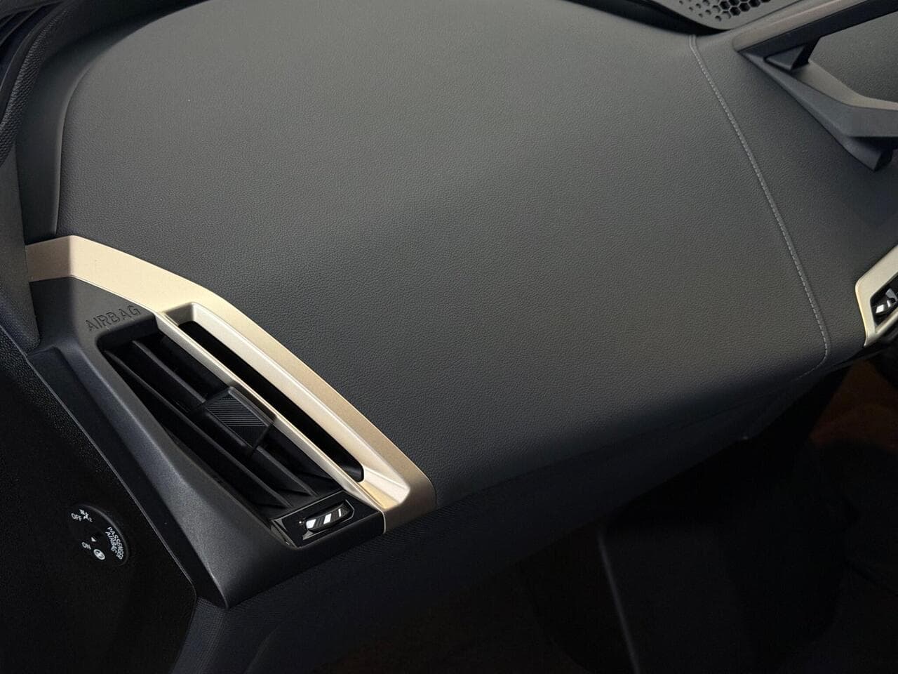 BMW iX thumbnail Misc Controls