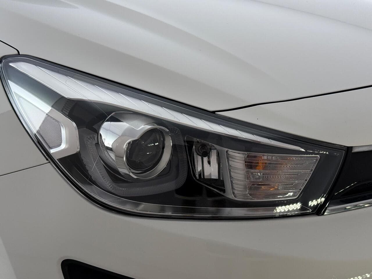 Kia Rio thumbnail Lights Front