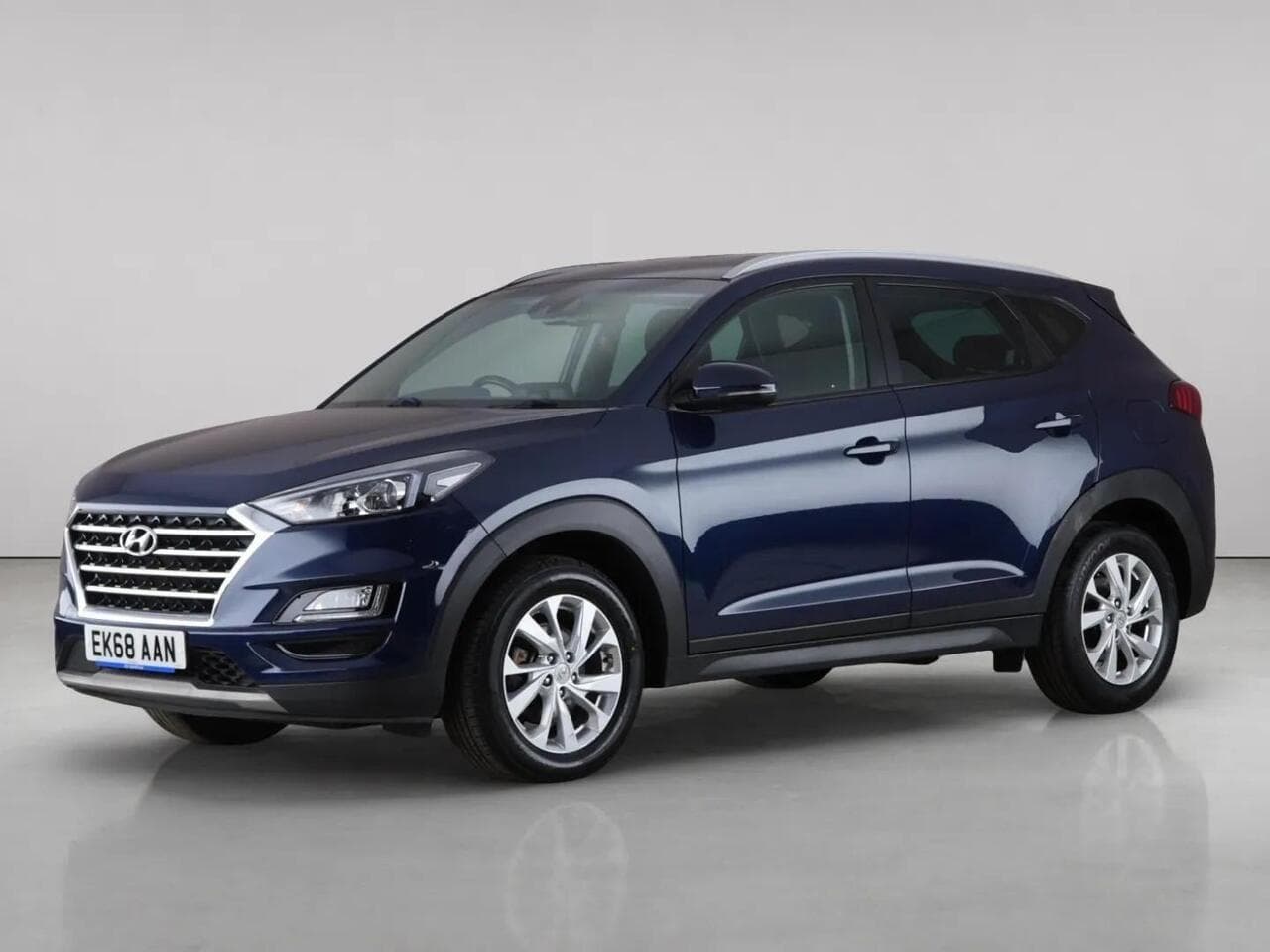 Hyundai TUCSON thumbnail Front Left