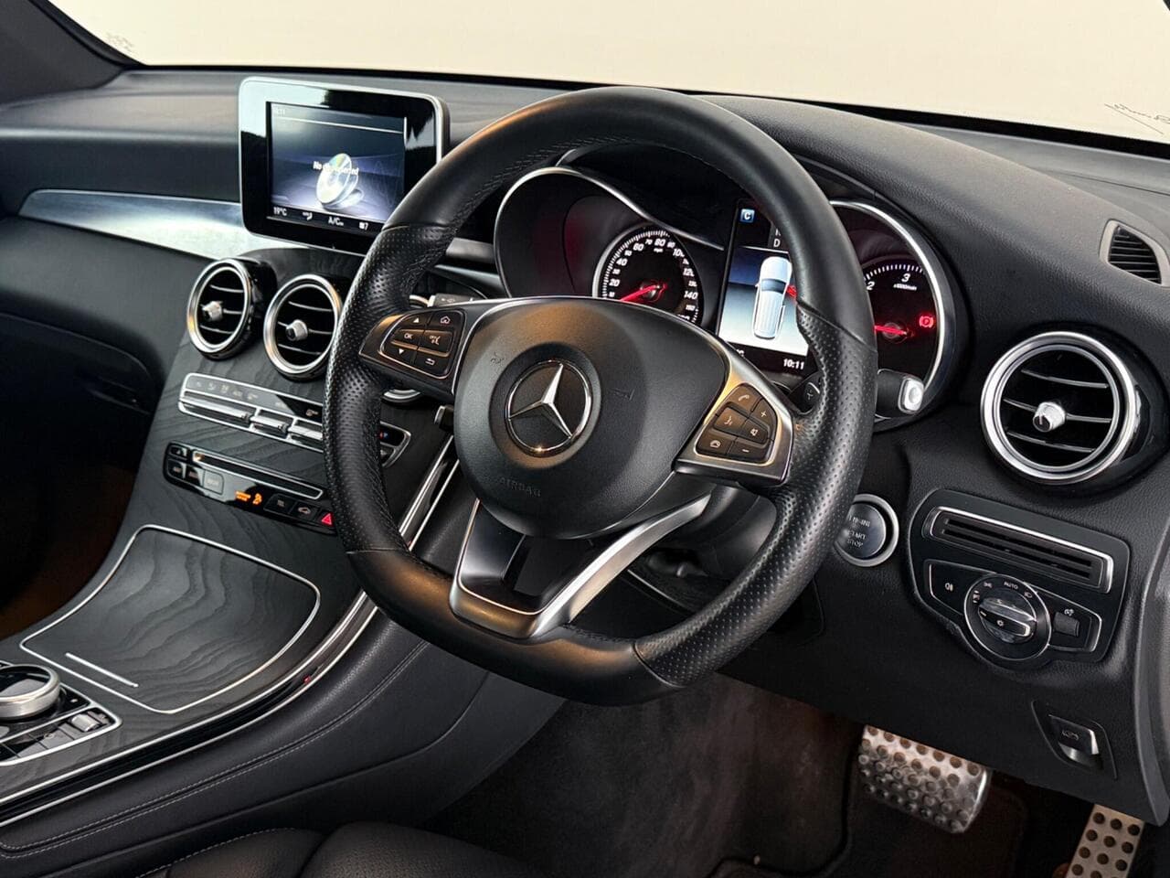 Mercedes-Benz GLC thumbnail Steering Wheel
