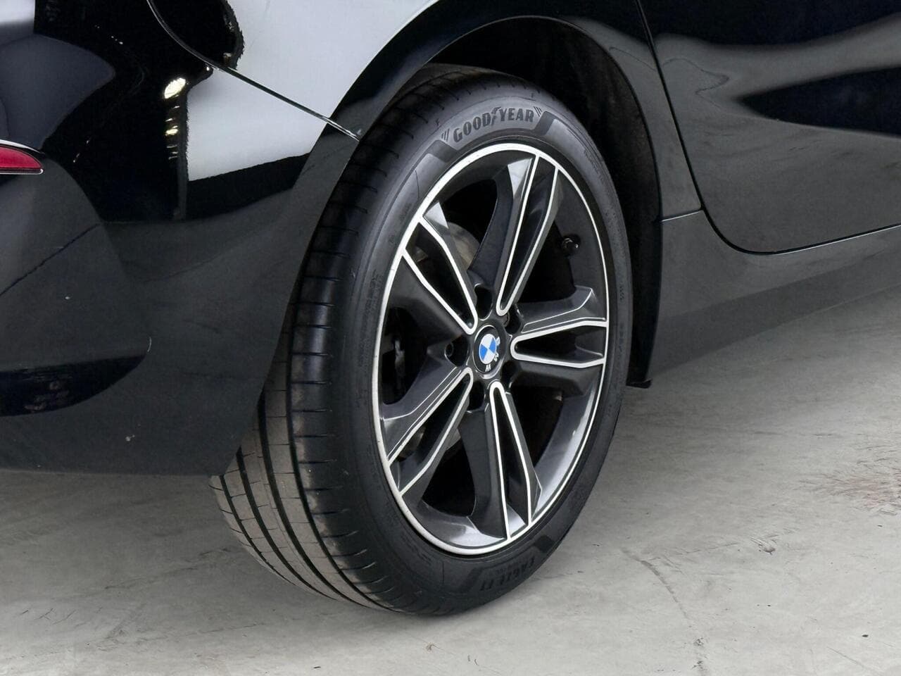 BMW 1 Series thumbnail Wheel