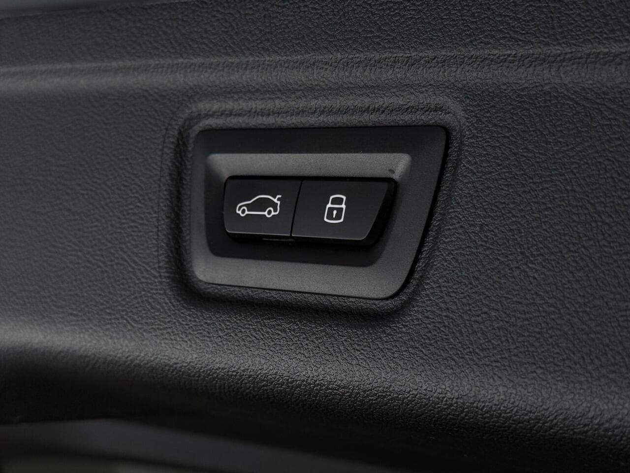 BMW M3 thumbnail Misc Controls