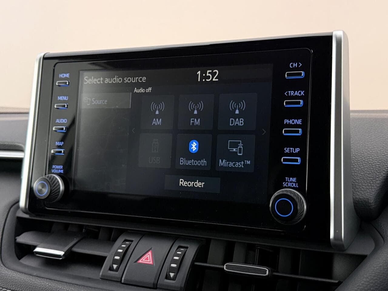 Toyota RAV4 thumbnail Infotainment System