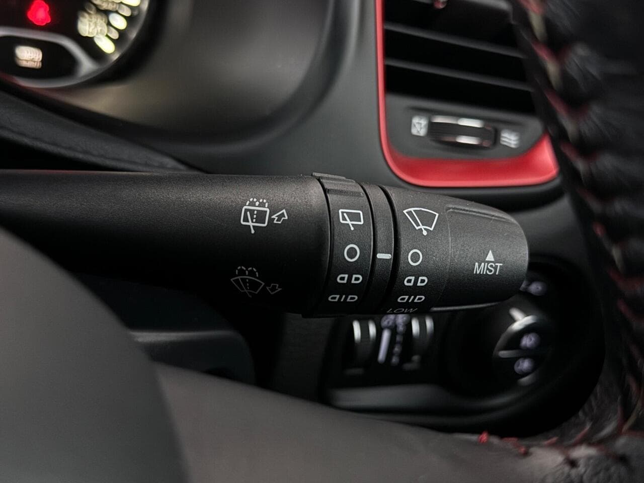 Jeep Renegade thumbnail Misc Controls