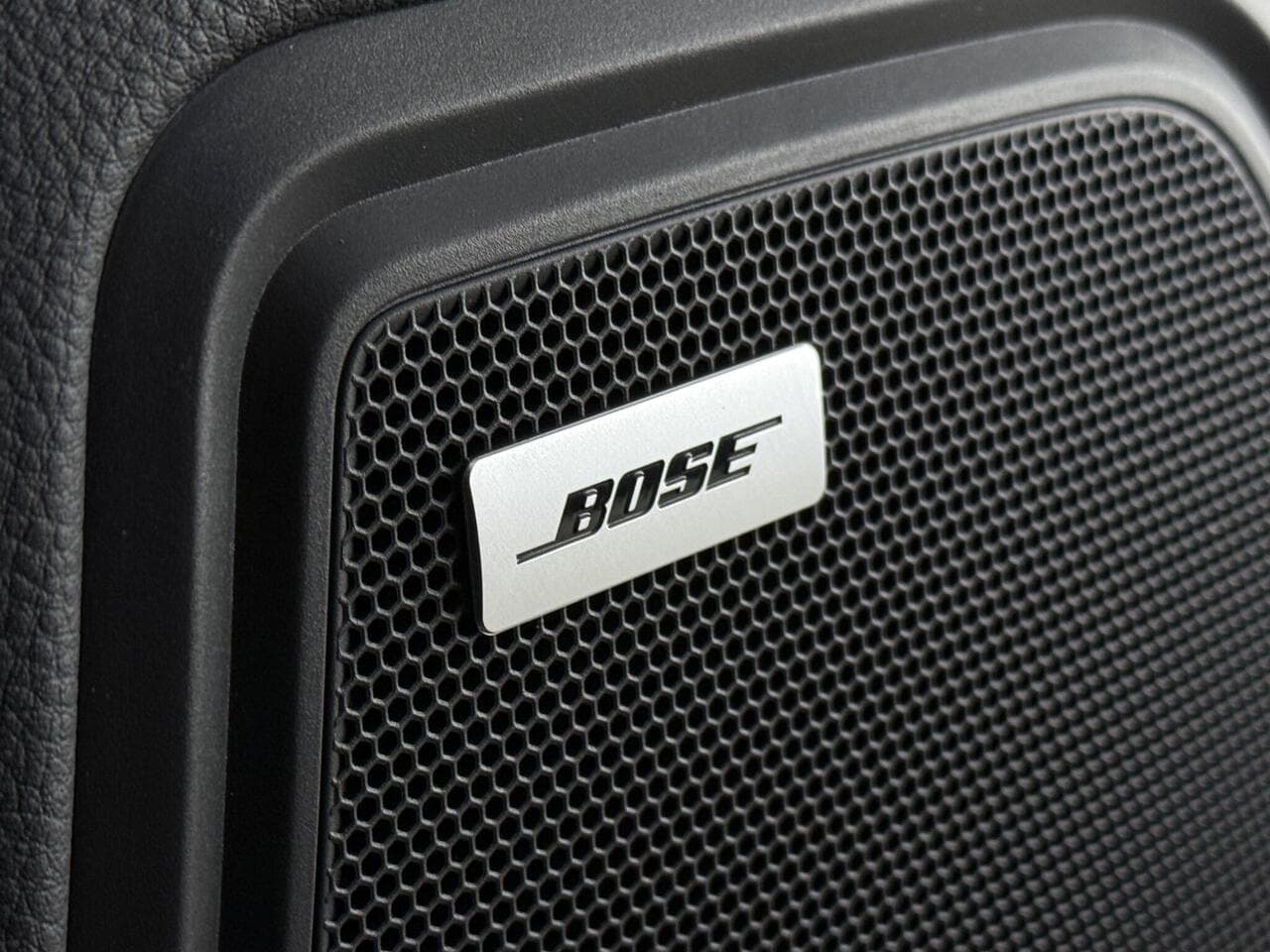Porsche Macan thumbnail Misc Controls