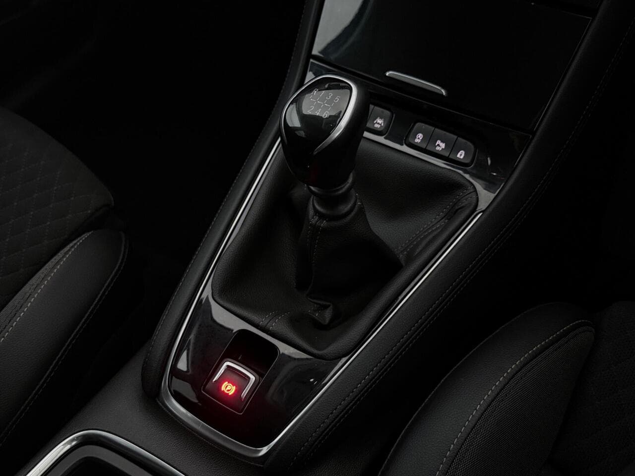 Vauxhall Grandland X thumbnail Interior Front