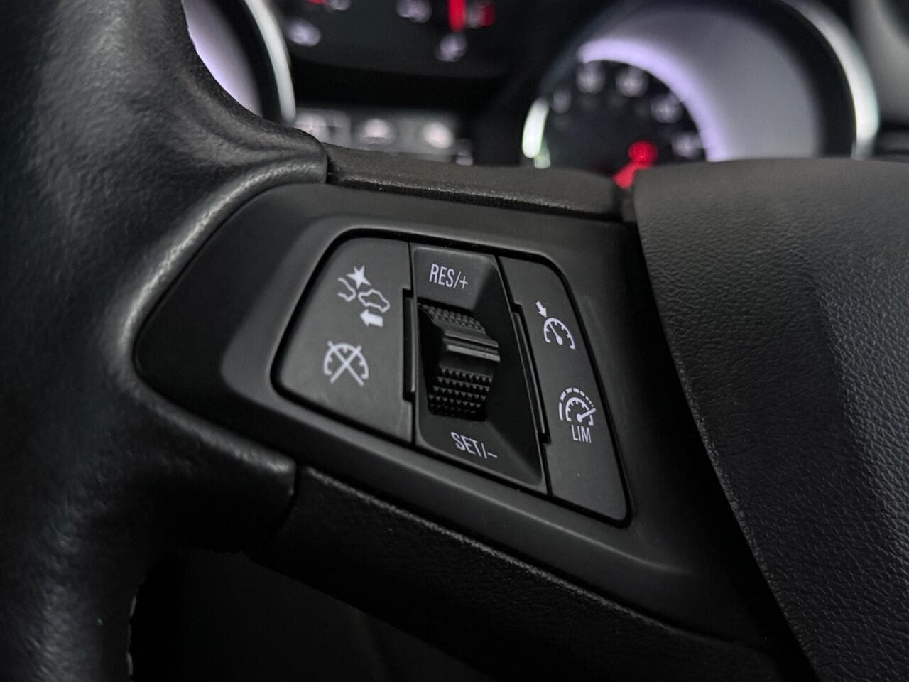 Vauxhall Astra thumbnail Misc Controls